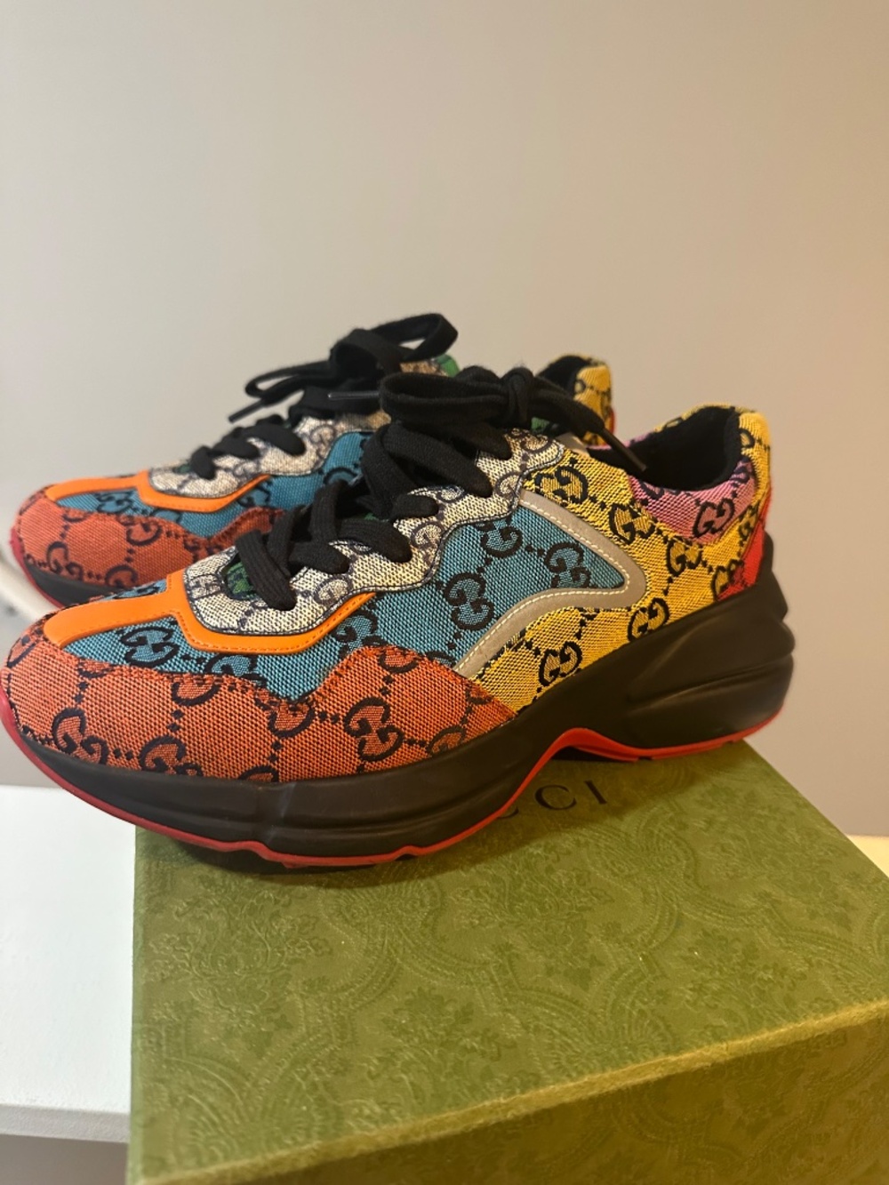 Gucci Rhython sneaker - Picture 2 of 4